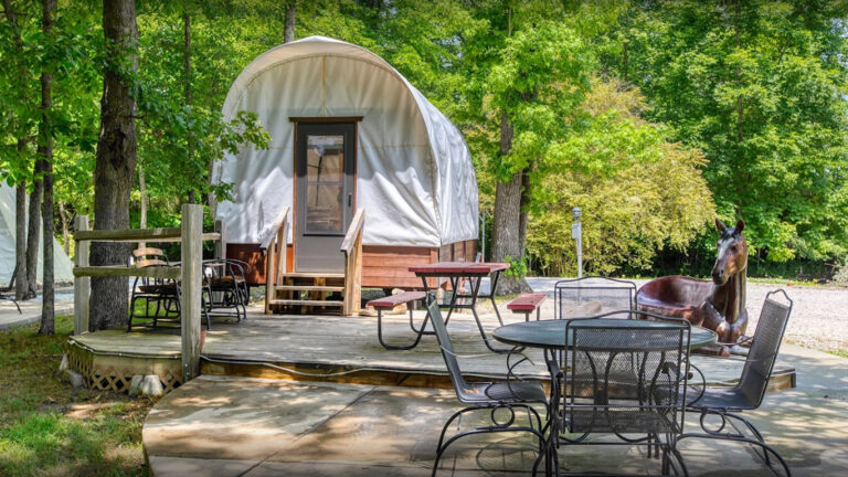 Broken Banjo Manchester Tn Covered Wagon