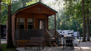 Broken Banjo Manchester Tn Deluxe Cabin1