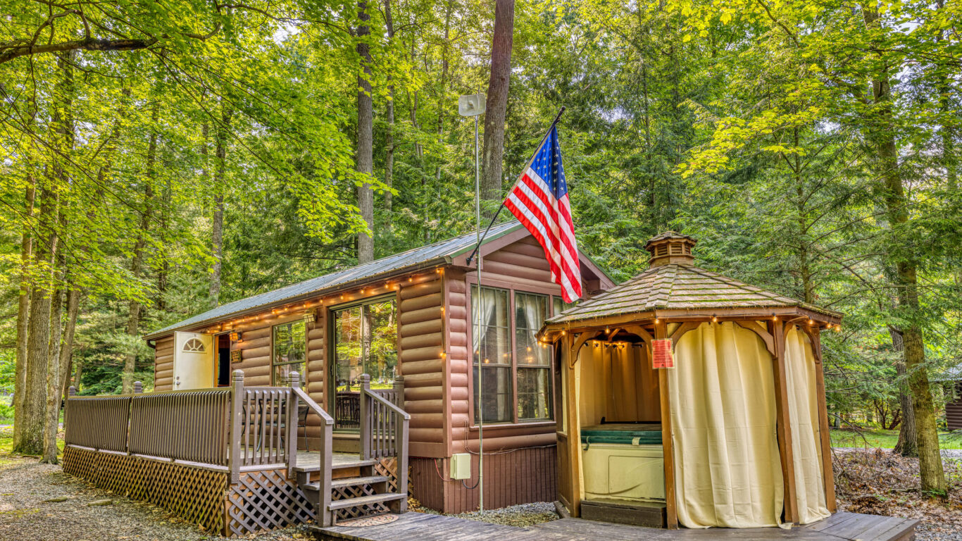 Dakota Cabin Campers Paradise Sigel PA