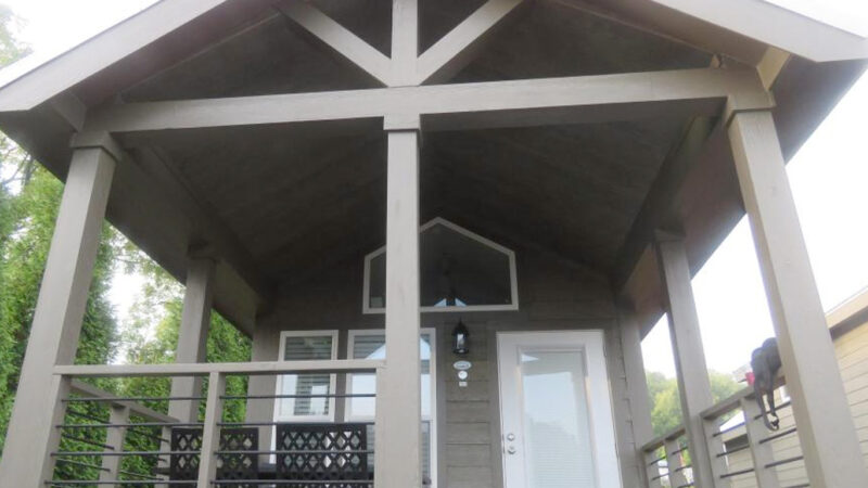 Deluxe Cabin at Lakeview RV Resort